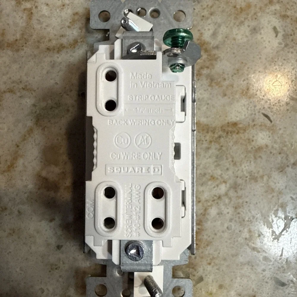 X‎ Series 20-Amp Single Pole/ 3-Way Rocker Switch Back Wire Light Switch Matte